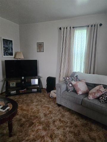 114 Dry Knob Road, Georges Twp, PA 15478