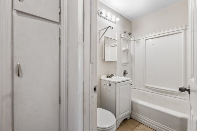 1130 S Hydraulic, Wichita, KS 67211