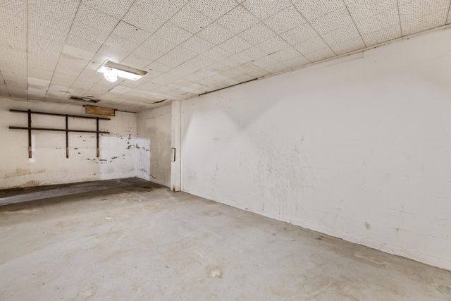 1130 S Hydraulic, Wichita, KS 67211