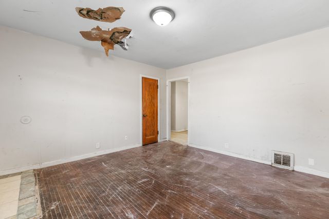 1130 S Hydraulic, Wichita, KS 67211