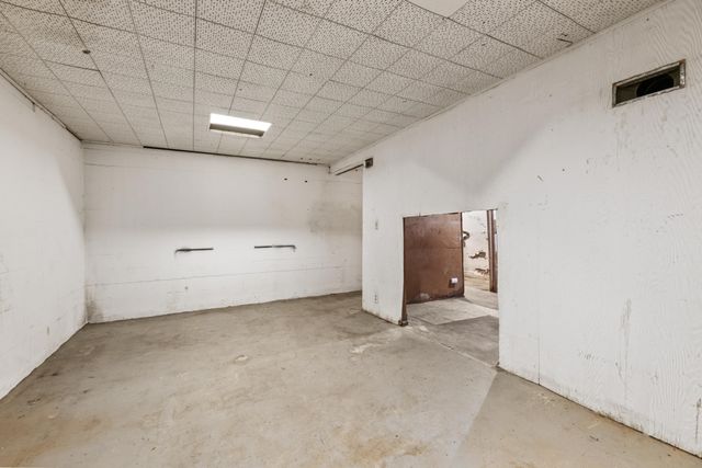 1130 S Hydraulic, Wichita, KS 67211