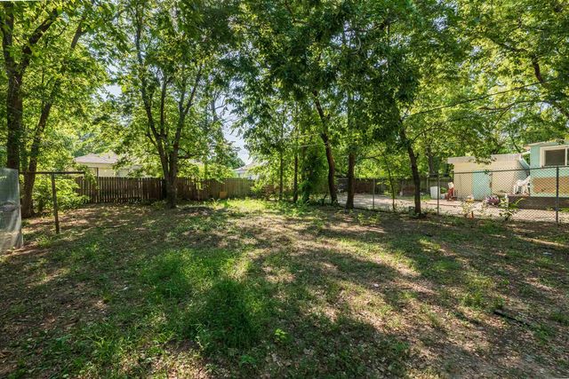 1130 S Hydraulic, Wichita, KS 67211