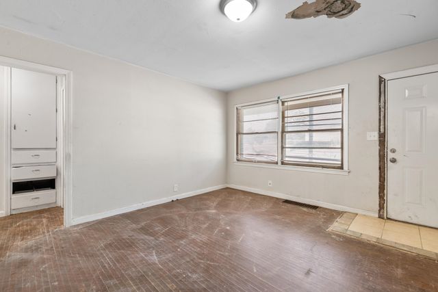 1130 S Hydraulic, Wichita, KS 67211