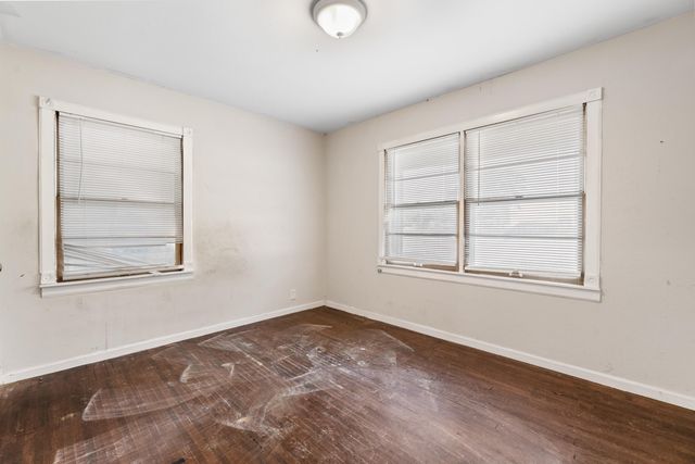 1130 S Hydraulic, Wichita, KS 67211