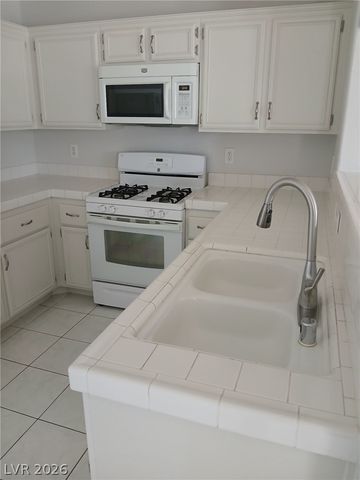 2201 RAMSGATE Drive 426, Henderson, NV 89074
