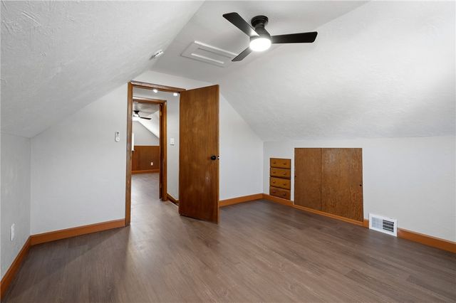 678 Colonial Manor Rd, North Huntingdon, PA 15642