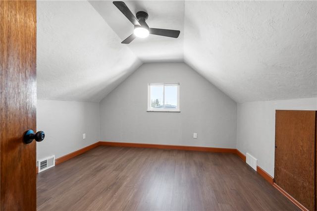 678 Colonial Manor Rd, North Huntingdon, PA 15642