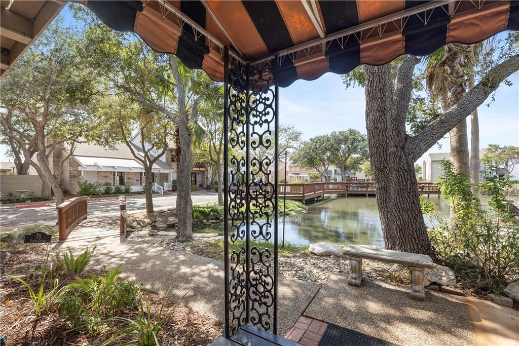38 Rock Creek Dr 38, Corpus Christi, TX 78412 — photo 4