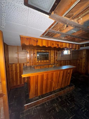 504 E Pearl Avenue, Hazel Park, MI 48030