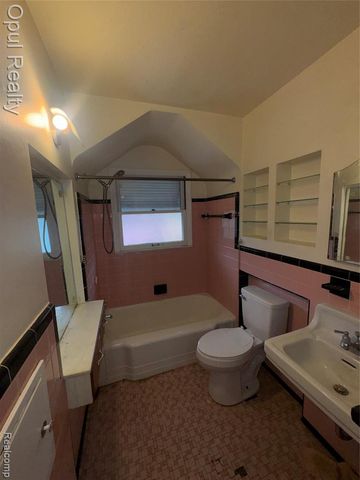 504 E Pearl Avenue, Hazel Park, MI 48030