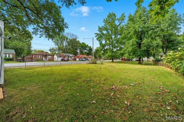 1090 Saint Joseph Street, Florissant, MO 63031