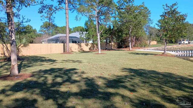 4235 Soundside Dr, Gulf Breeze, FL 32563