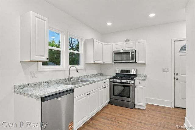 8729 Colfax Street, Detroit, MI 48204