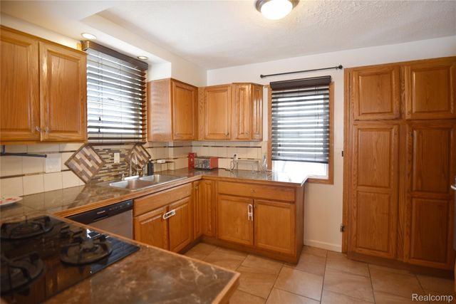 17228 DORSET Avenue, Southfield, MI 48075