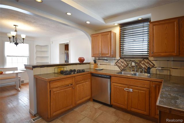 17228 DORSET Avenue, Southfield, MI 48075