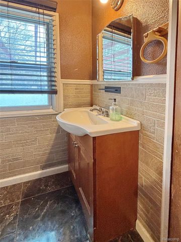 17228 DORSET Avenue, Southfield, MI 48075