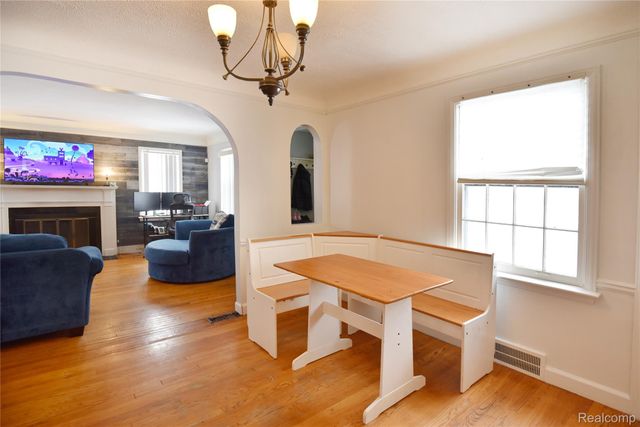 17228 DORSET Avenue, Southfield, MI 48075