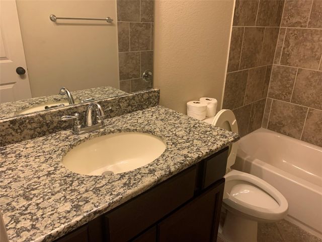 3432 Magnolia Shores Lane, Pearland, TX 77584