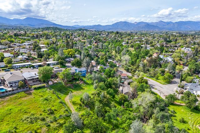 2381/2401 West Street, Redding, CA 96001