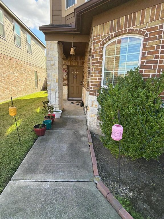 2623 Hunters Side Trail, Fresno, TX 77545