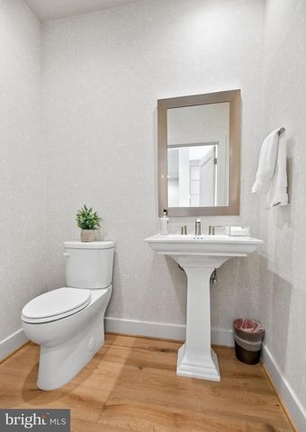 608 S ALFRED ST, Alexandria, VA 22314
