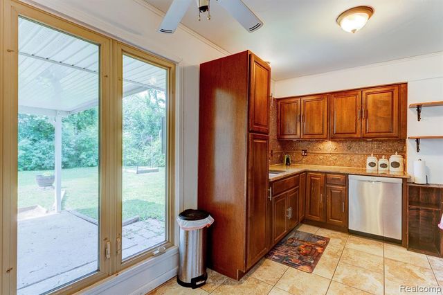 23898 W Le Bost, Novi, MI 48375