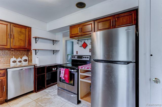 23898 W Le Bost, Novi, MI 48375