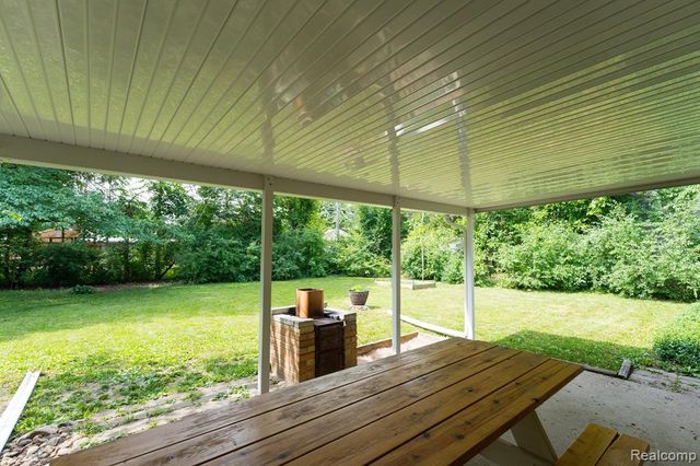 23898 W Le Bost, Novi, MI 48375