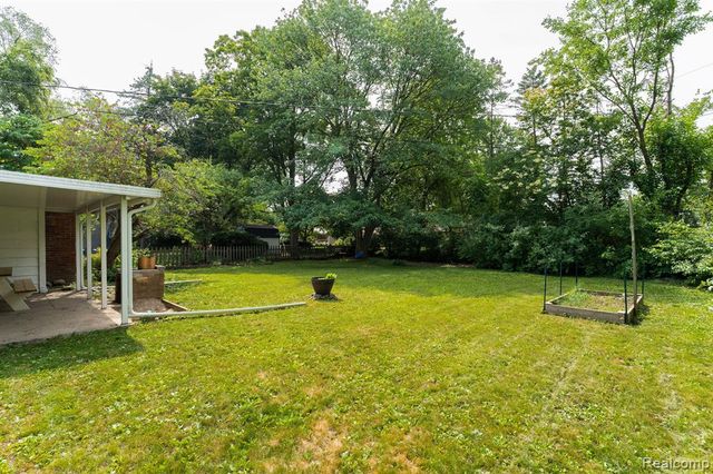 23898 W Le Bost, Novi, MI 48375