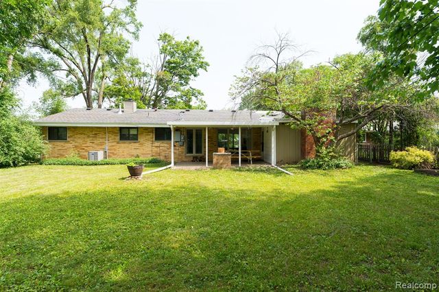 23898 W Le Bost, Novi, MI 48375