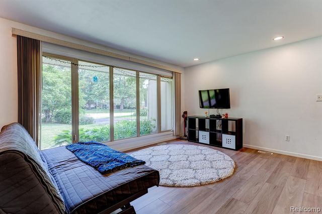 23898 W Le Bost, Novi, MI 48375