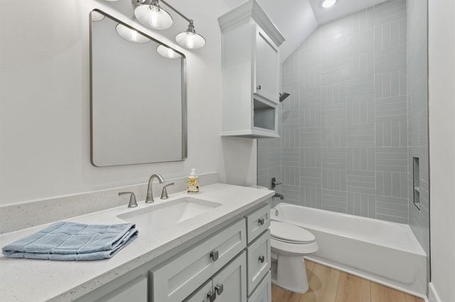 4042 Miramar Court, Galveston, TX 77554