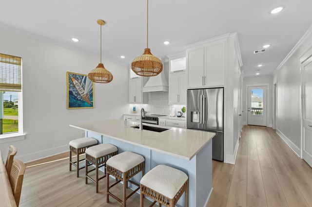 4042 Miramar Court, Galveston, TX 77554