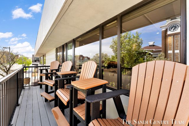 300 Washington Avenue 3, Grand Haven City, MI 49417