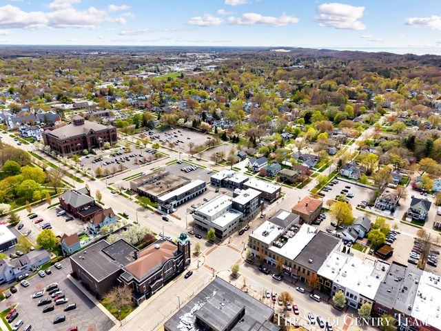 300 Washington Avenue 3, Grand Haven City, MI 49417
