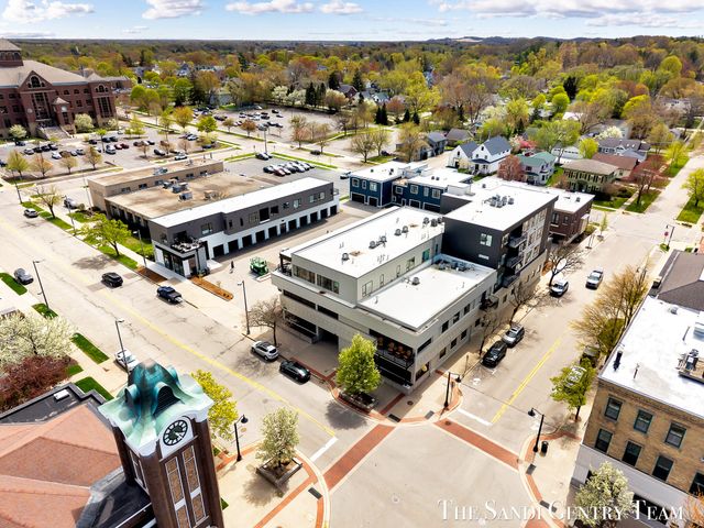 300 Washington Avenue 3, Grand Haven City, MI 49417