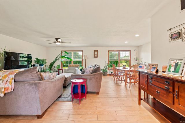 3301 E Indian Hill Drive, Muncie, IN 47302