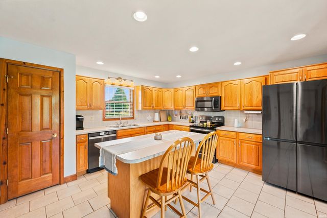 3301 E Indian Hill Drive, Muncie, IN 47302