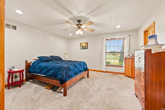 3301 E Indian Hill Drive, Muncie, IN 47302