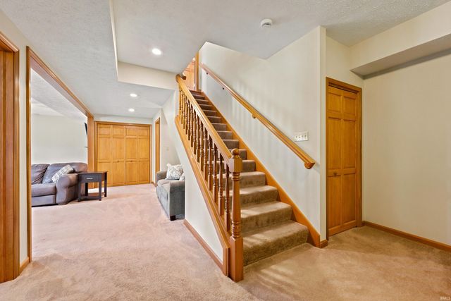 3301 E Indian Hill Drive, Muncie, IN 47302