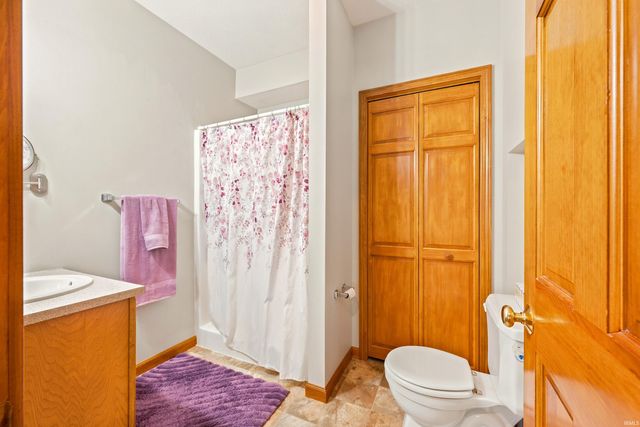 3301 E Indian Hill Drive, Muncie, IN 47302