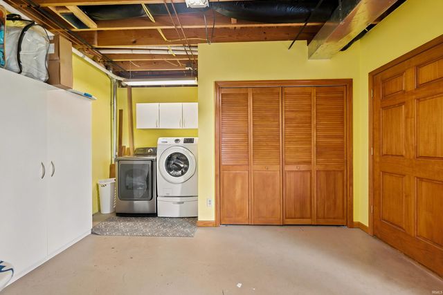 3301 E Indian Hill Drive, Muncie, IN 47302