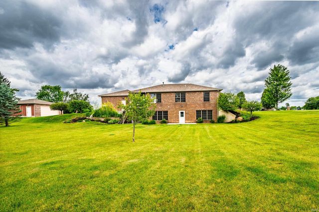 3301 E Indian Hill Drive, Muncie, IN 47302