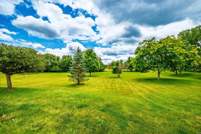 3301 E Indian Hill Drive, Muncie, IN 47302