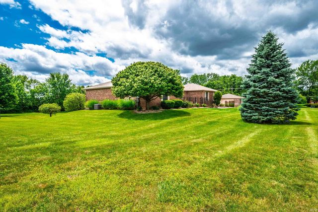 3301 E Indian Hill Drive, Muncie, IN 47302