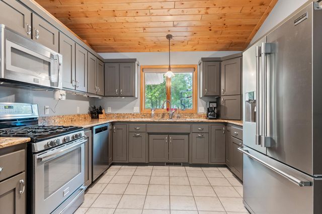 1109 Lakeview Avenue, Alexandria, MN 56308