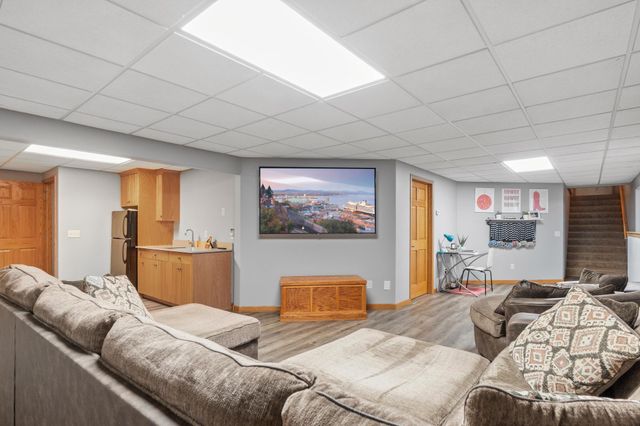 1109 Lakeview Avenue, Alexandria, MN 56308