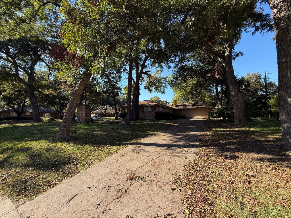 301 Lakewood Drive, Desoto, TX 75115 — photo 5