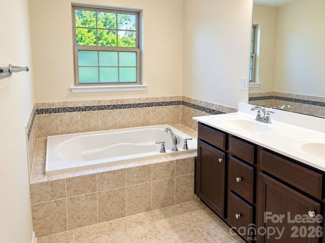 1813 Evergreen Drive, Charlotte, NC 28208