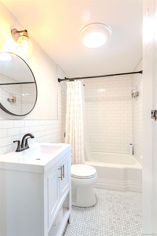 6658 State Route 52, Lake Huntington, NY 12752